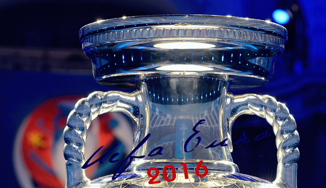 Cúp dành cho người chiến thắng trong EURO 2016