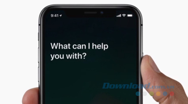 Ấn giữ nút bên cạnh phải để mở Siri