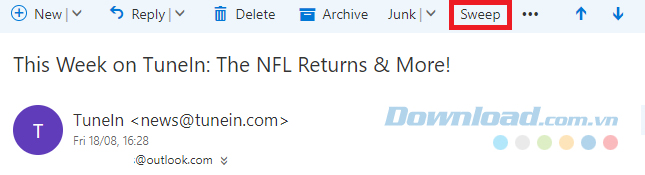 Mở email và chọn Sweep