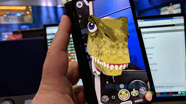 Trẻ có thể nghịch ngợm với một loạt các mặt nạ