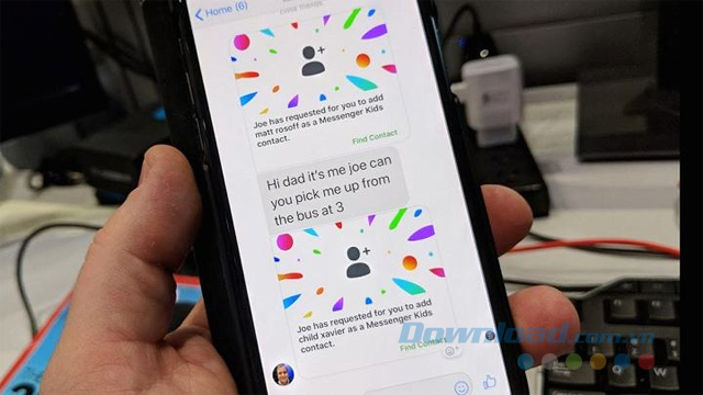 Bố mẹ không biết cuộc trò chuyện của con