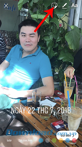 Chạm vào biểu tượng emotion