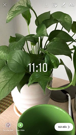 Lựa chọn kiểu đồng hồ trên Instagram Stories