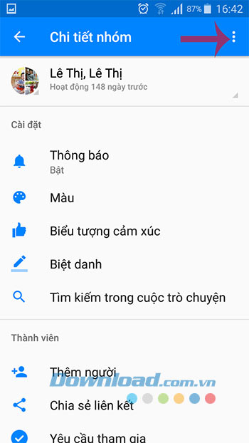 Nhấn biểu tượng 3 chấm trong nhóm chat Facebook