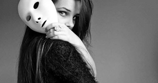 Nghị luận về nhân cách giả trong xã hội