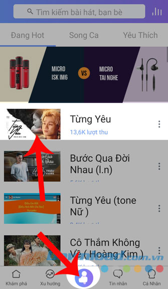 Nhấn vào biểu tượng Micro rồi mở bài hát