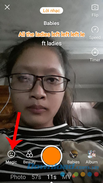 Nhấn vào biểu tượng khuôn mặt