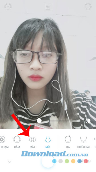 Nhấn vào mục Làm đẹp