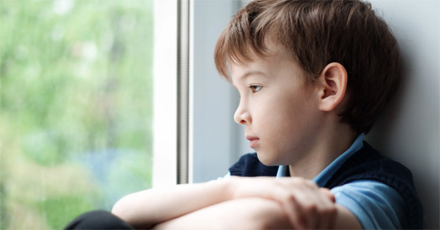 Nghị luận về chủ đề Đừng làm tổn thương trái tim em bé