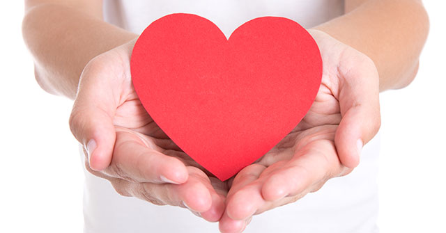 Nghị luận về câu nói Dân tộc ta chủ yếu sống bằng tình thương