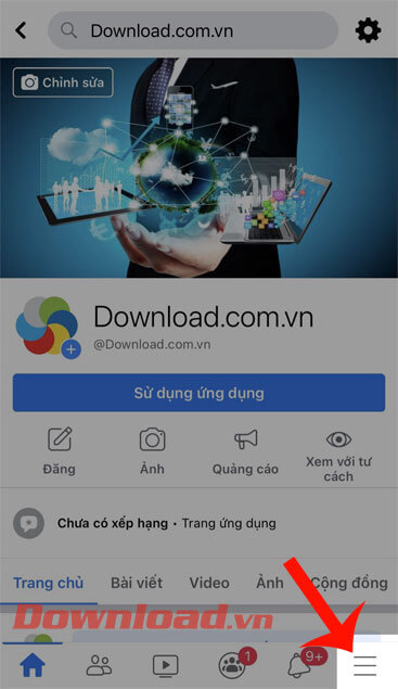 <p><strong>Bước 2:</strong> Tại trang chủ của ứng dụng Facebook, nhấn vào <strong>biểu tượng ba dấu