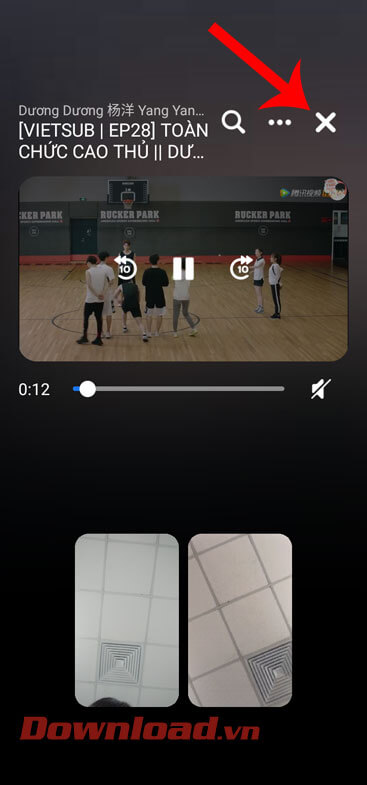Nhấn vào biểu tượng kính lúp hoặc dấu "X"