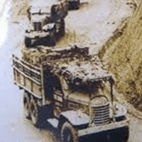 Văn mẫu lớp 9: Hình tượng người chiến sĩ lái xe trong Bài thơ về tiểu đội xe không kính