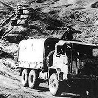 Văn mẫu lớp 9: Tổng hợp những mở bài Bài thơ về tiểu đội xe không kính (66 mẫu)