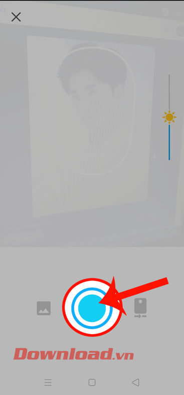 Chạm vào hình tròn để chụp ảnh 