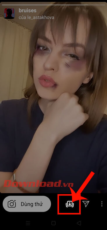 Chạm vào mũi tên đi xuống