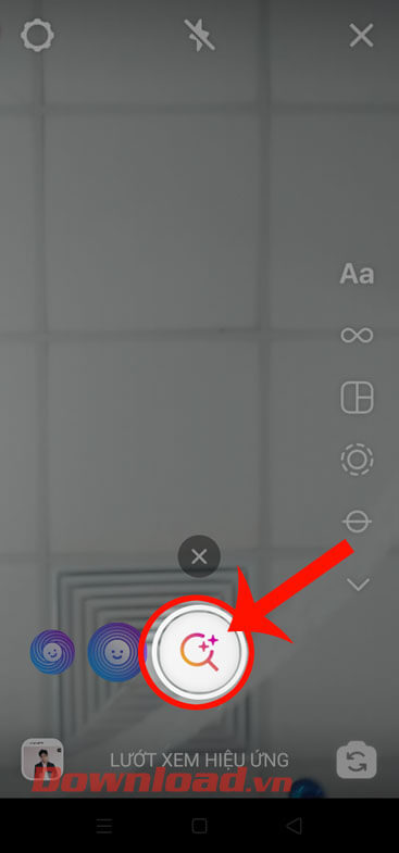 Nhấn vào biểu tượng kính lúp