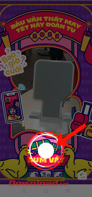 Chạm và giữ vào hình tròn 