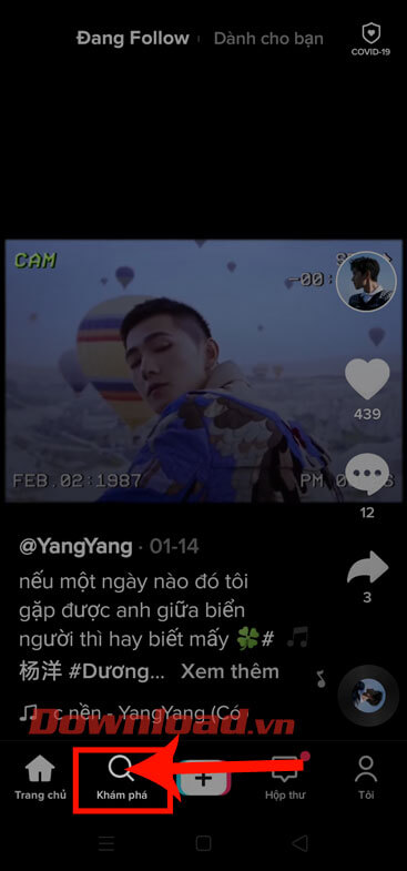 Nhấn vào mục Khám phá