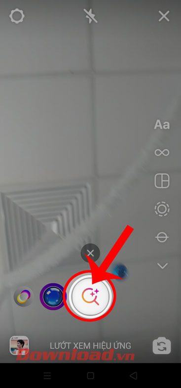 Ấn vào biểu tượng kính lúp