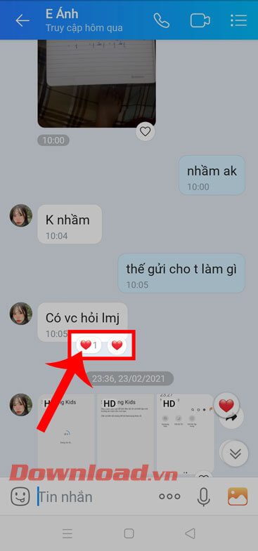 <p><strong>Bước 3:</strong> <strong>Chọn một biểu tượng cảm xúc</strong> mà bạn muốn bày tỏ vào tin