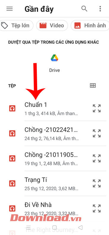 Nhấn vào file âm thanh 