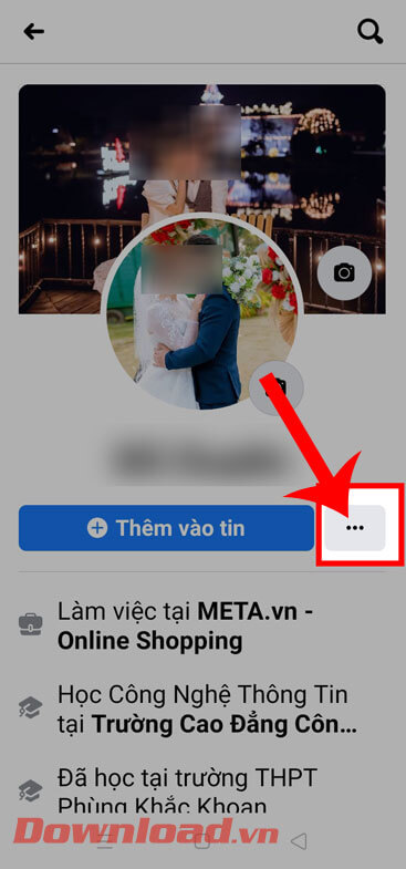 <p><strong>Bước 2:</strong> Tại trang cá nhân, ấn vào <strong>biểu tượng dấu ba chấm</strong> ở phía