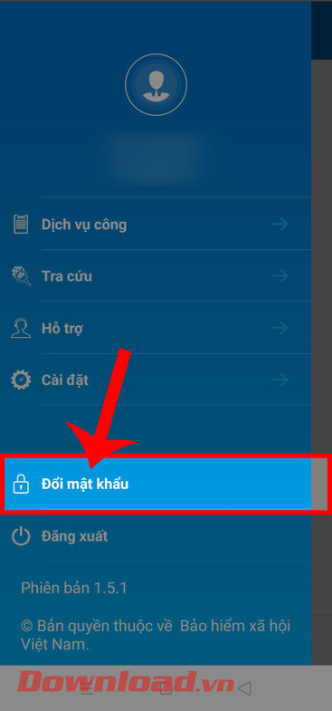 <p><strong>Bước 3:</strong></p>
<p>Nhấn vào <strong>Đổi mật khẩu</strong> ở gần khu vực <em>Đăng xuất</em>.</p>
<p>Nếu