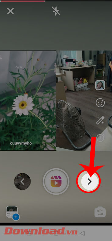 Nhấn vào biểu tượng ">"