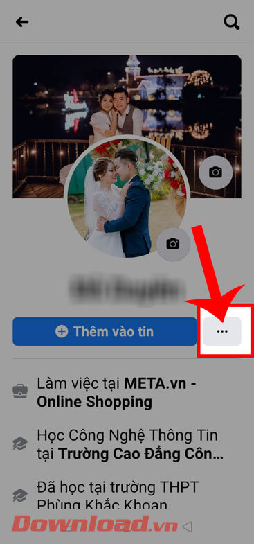 <p><strong>Bước 2:</strong> Tại <em>Trang cá nhân</em>, nhấn vào <strong>biểu tượng dấu ba chấm</strong>