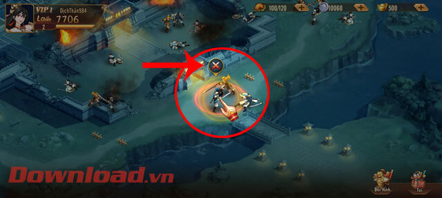 <p><strong>Bước 8:</strong> Tại giao diện chính của game, chạm vào<strong> biểu tượng chiếc kiếm</strong>