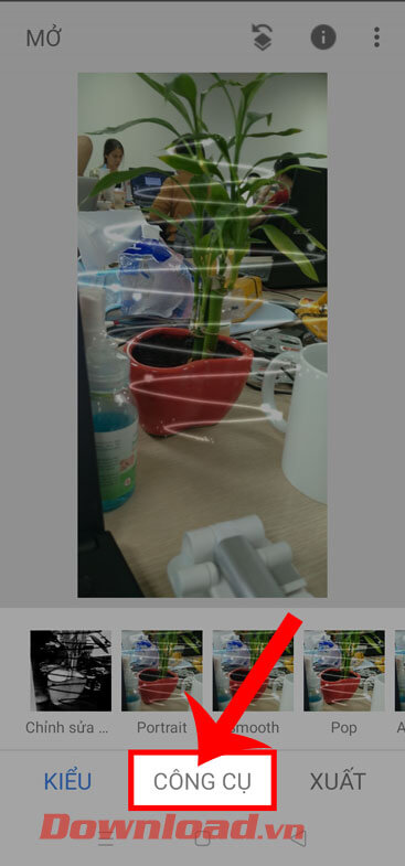 Nhấn vào mục Công cụ 