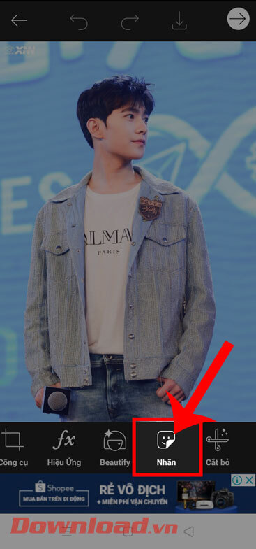 Ấn vào mục Nhãn dán 