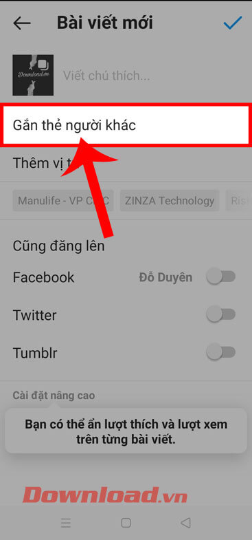 Chạm vào mục Gắn thẻ người khác