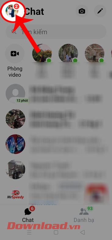 <p><strong>Bước 2:</strong> Trong giao diện trò chuyện chính của ứng dụng, nhấn vào<strong> biểu tượng