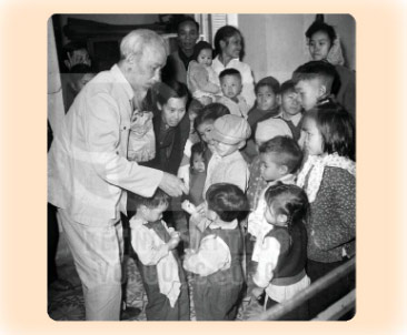 Tình cảm của thiếu nhi với Bác Hồ