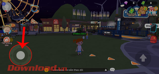 <p><strong>Bước 4: </strong>Tại giao diện chính của game Play Together, chạm và di chuyển <strong>biểu