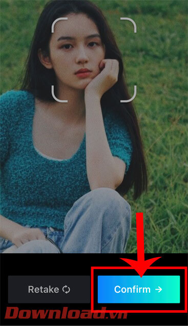 <p><strong>Bước 3: </strong>Sau khi đã tải hình ảnh có khuôn mặt của mình lên, hãy chạm vào nút<strong>