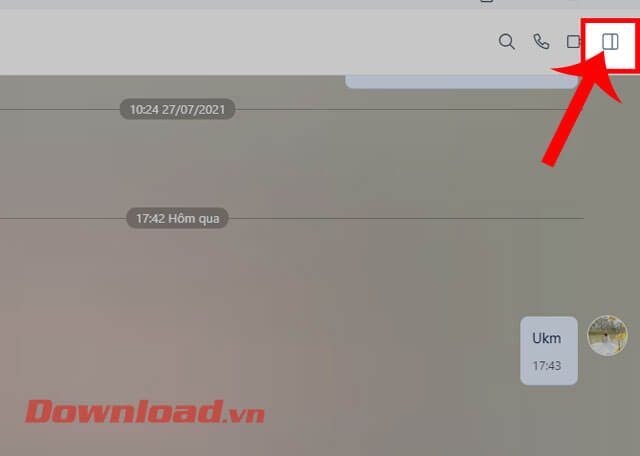 <p><strong>Bước 2:</strong> Tại cuộc trò chuyện, click chuột vào <strong>biểu tượng hình vuông</strong>