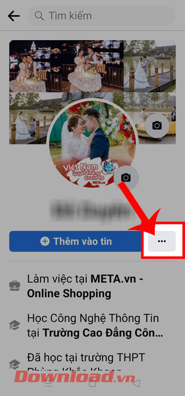 <p><strong>Bước 2:</strong> Trong Trang cá nhân Facebook, nhấn vào <strong>biểu tượng dấu ba chấm</strong>