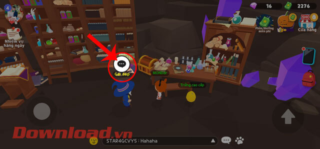 Tìm NPC Gan Dalf và ấn vào biểu tượng trò chuyện