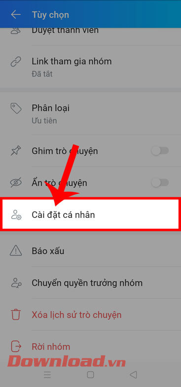 <p><strong>Bước 3: </strong>Trong mục <em>Tùy chọn</em> của cuộc trò chuyện, kéo màn hình xuống phía
