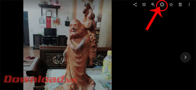 <p><strong>Bước 2: </strong>Trong phần xem hình ảnh, click chuột vào <strong>biểu tượng dấu chấm than