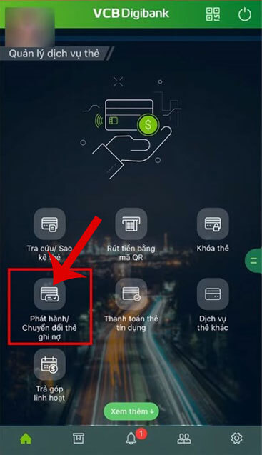 <p><strong>Bước 2: </strong>Khi này ở mục <em>Quản lý dịch vụ thẻ</em>, chạm vào mục <strong>Phát hành/Chuyển
