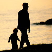 Văn mẫu lớp 9: Dàn ý cảm nhận về bài thơ Nói với con (4 mẫu)