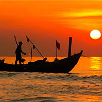 Văn mẫu lớp 9: Dàn ý Đoàn thuyền đánh cá (7 mẫu)