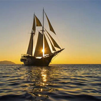 Hoàn cảnh sáng tác Chiếc thuyền ngoài xa 