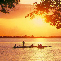 Văn mẫu lớp 9: Dàn ý phân tích khổ thơ đầu bài Đoàn thuyền đánh cá (3 mẫu)