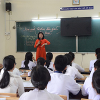 Văn mẫu lớp 11: Viết một tin ngắn phản ánh tình hình học tập ở lớp (3 Mẫu)