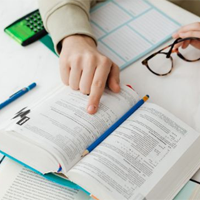 Viết văn bản nghị luận phân tích, đánh giá một bài thơ (Dàn ý + 5 Mẫu)